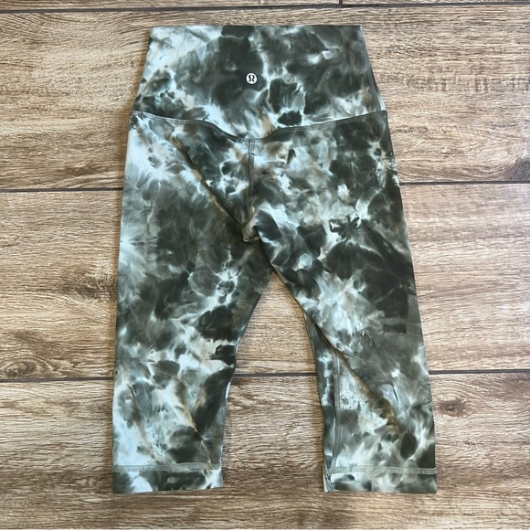 Lululemon Align Shorts Size 4 Diamond Dye Light Sage Army Green Dark Olive - Picture 8 of 13